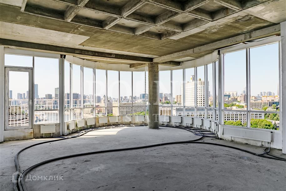 Продаётся 5-комнатная квартира, 255 м²