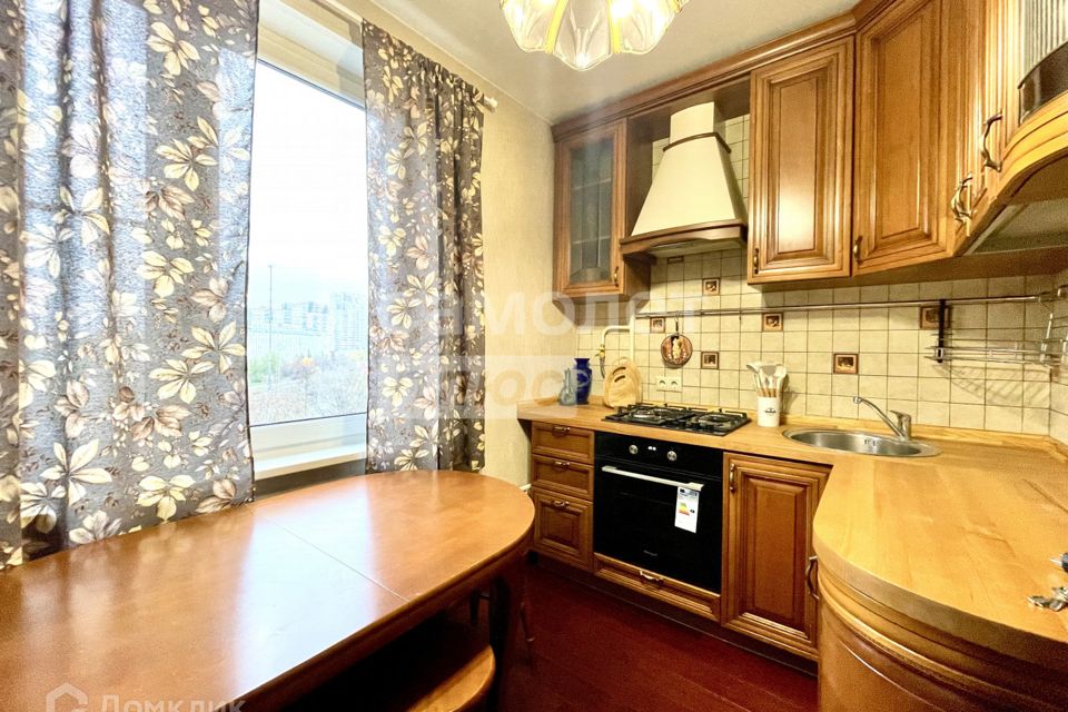 Продаётся 4-комнатная квартира, 75.1 м²