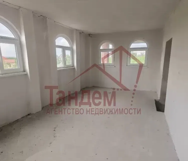 Продаётся 2-этажный дом, 304 м²
