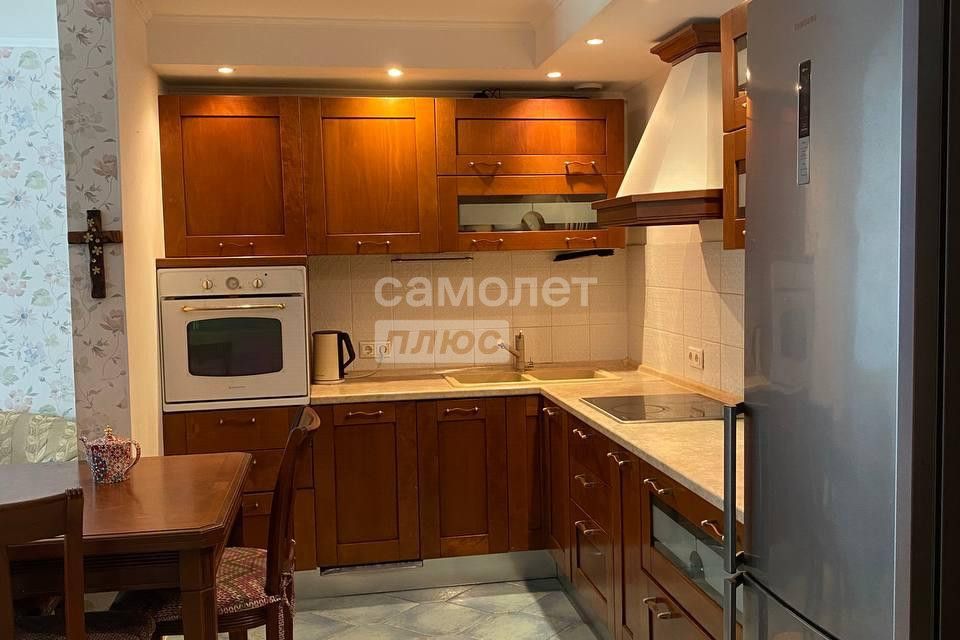 Продаётся 2-комнатная квартира, 124.6 м²
