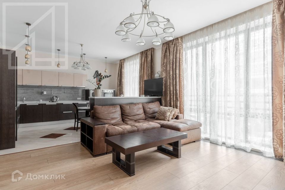 Сдаётся 3-комнатная квартира, 160 м²
