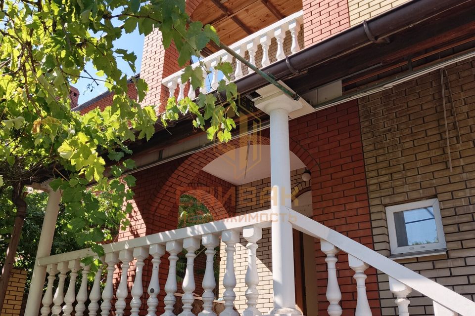 Продаётся 3-этажный дом, 548.5 м²