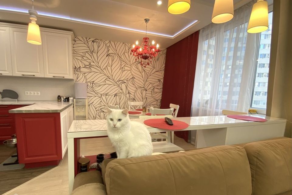 Продаётся 2-комнатная квартира, 98 м²