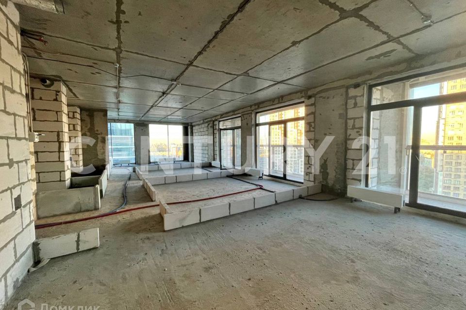 Продаётся 4-комнатная квартира, 106 м²