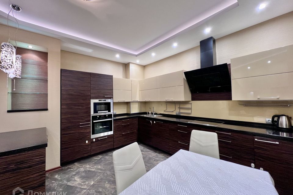 Сдаётся 3-комнатная квартира, 102 м²