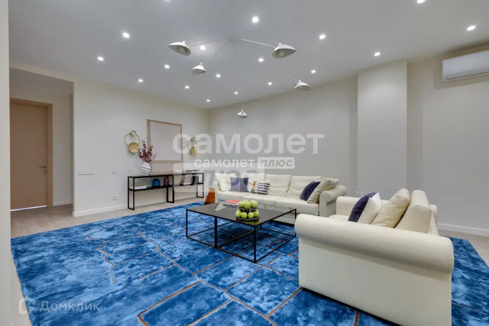 Продаётся 3-комнатная квартира, 130 м²