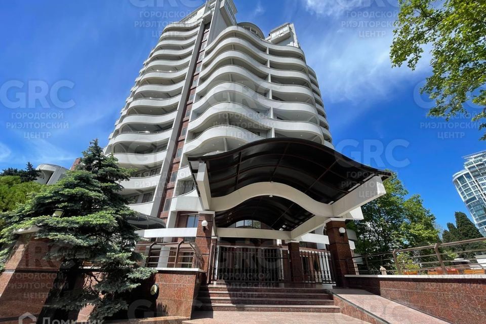 Продаётся 2-комнатная квартира, 138 м²