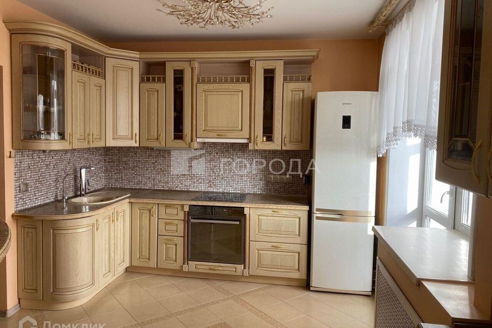 Продаётся 3-комнатная квартира, 97 м²
