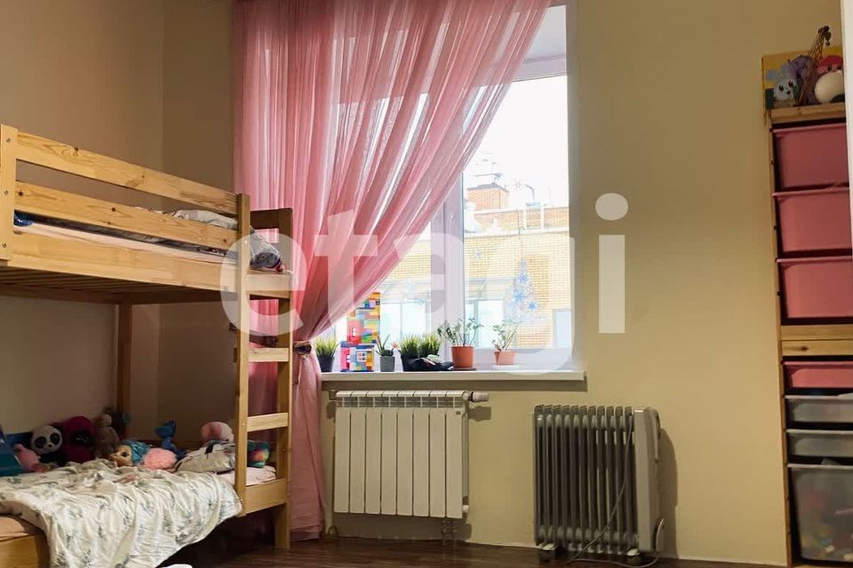 Продаётся 3-комнатная квартира, 82 м²