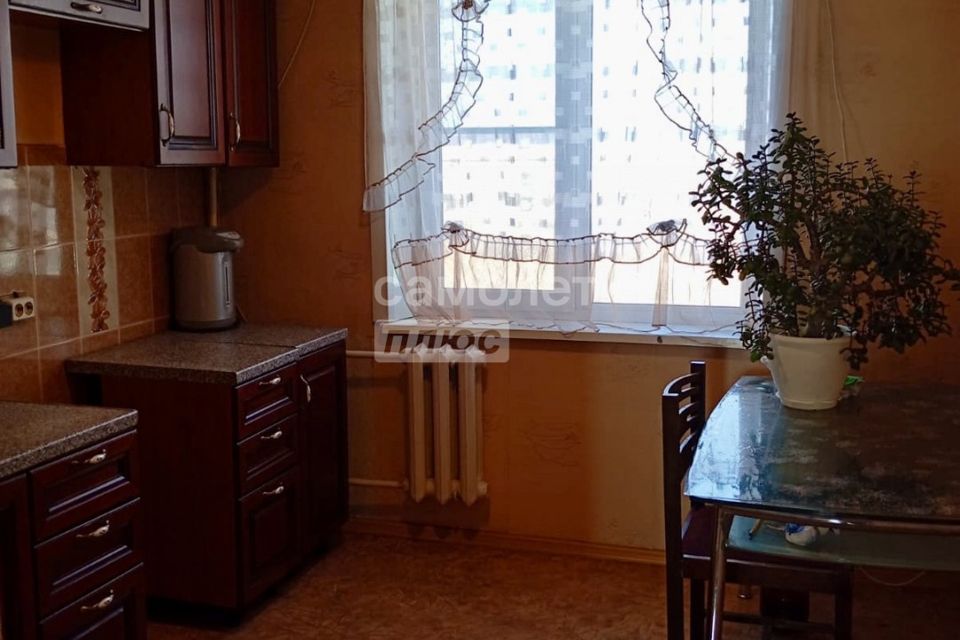 Продаётся 4-комнатная квартира, 79.8 м²
