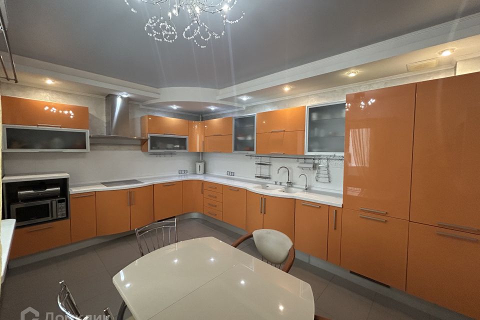 Продаётся 3-комнатная квартира, 115 м²