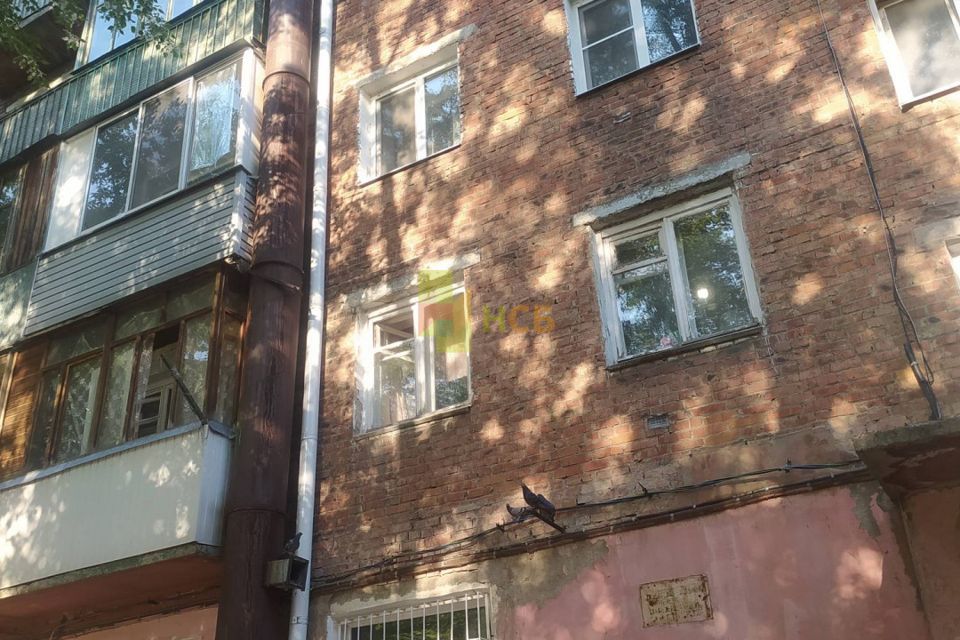 Продаётся 4-комнатная квартира, 61 м²
