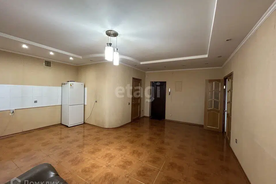 Продаётся 1-комнатная квартира, 76.1 м²