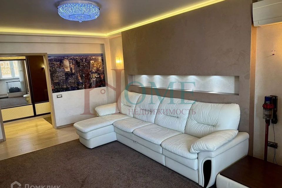 Сдаётся 4-комнатная квартира, 136 м²