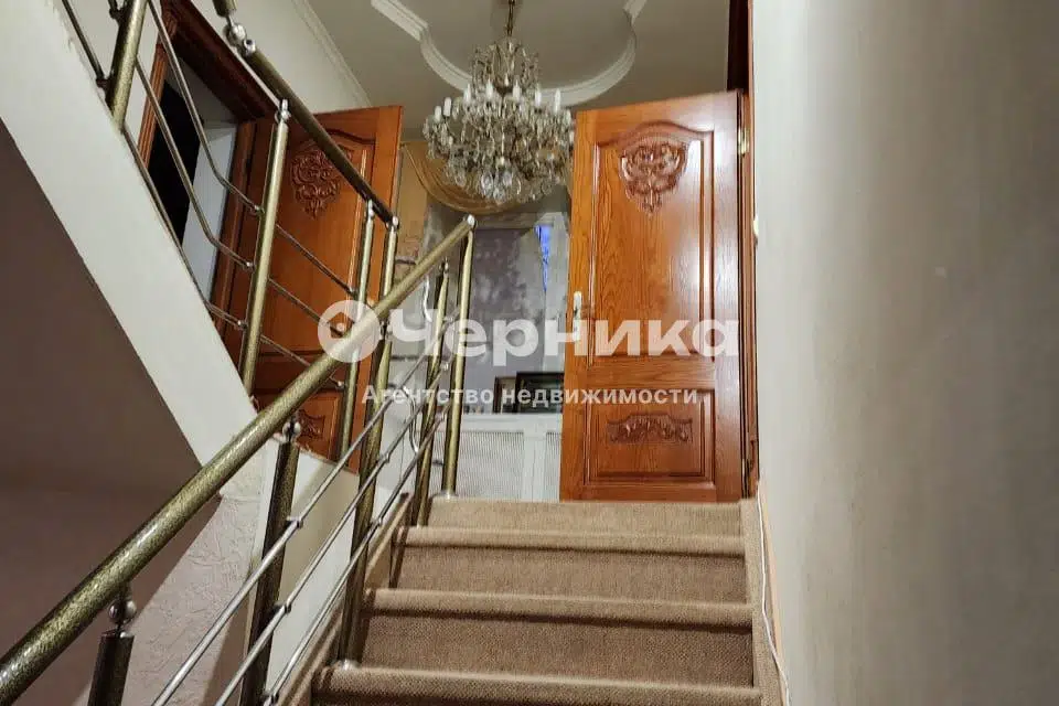 Продаётся 2-этажный дом, 200 м²