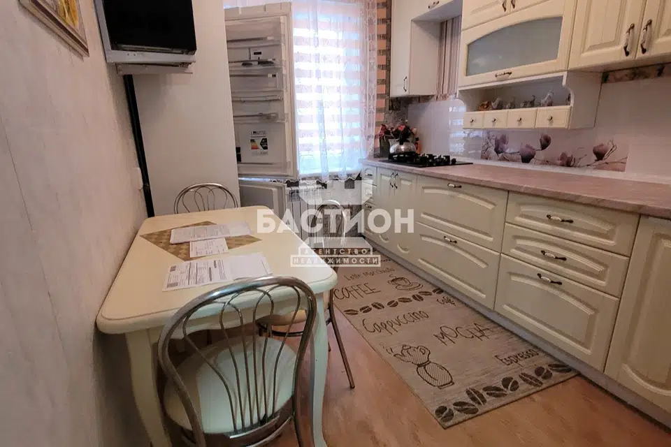 Продаётся 3-комнатная квартира, 63 м²