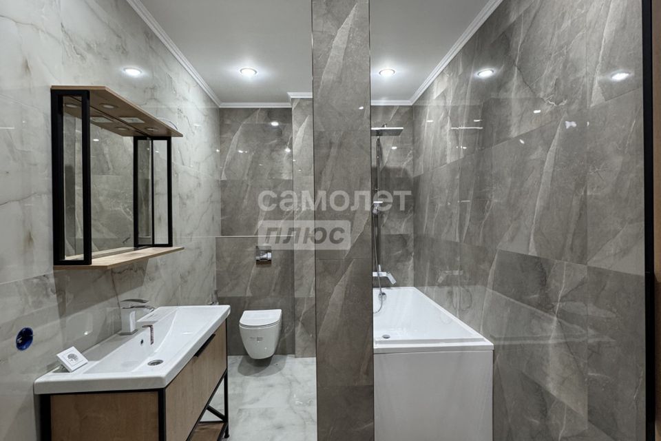 Продаётся 3-комнатная квартира, 130 м²