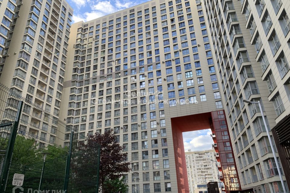 Продаётся 3-комнатная квартира, 106.7 м²