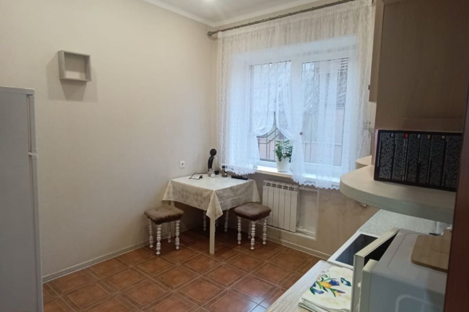 Сдаётся 1-комнатная квартира, 46 м²