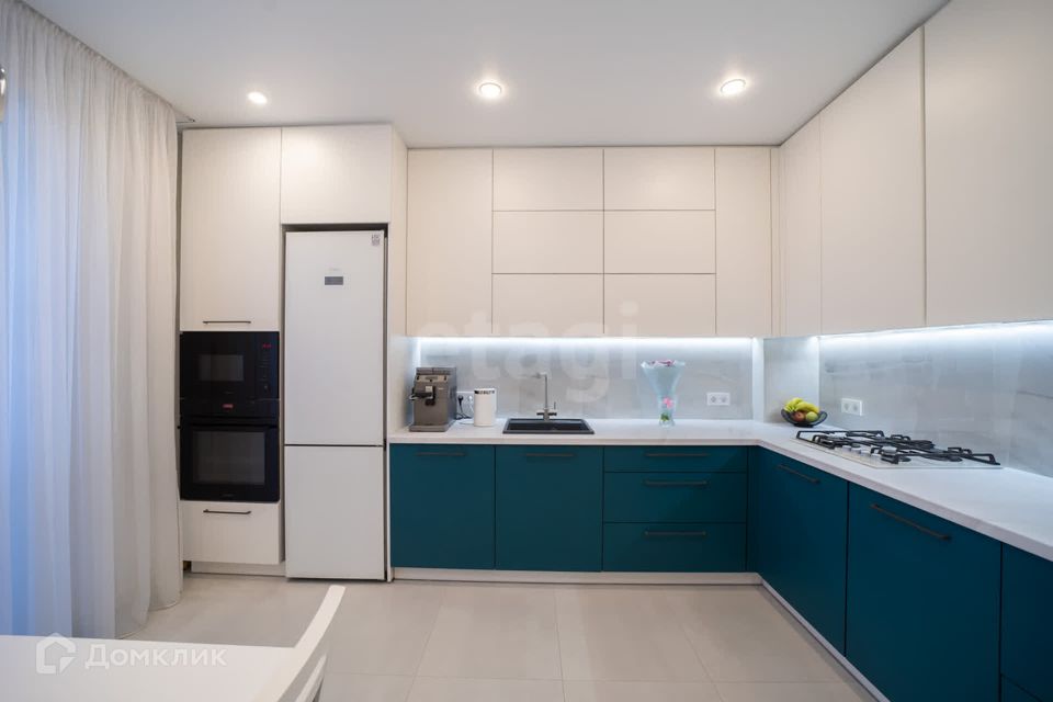 Продаётся 2-комнатная квартира, 69.5 м²