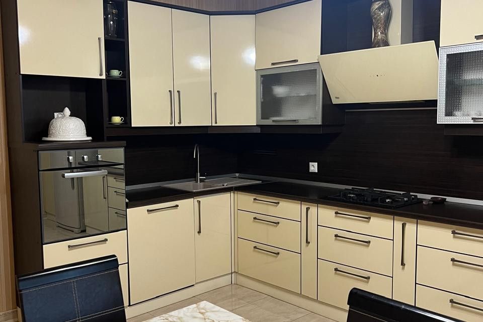 Сдаётся 3-комнатная квартира, 110 м²