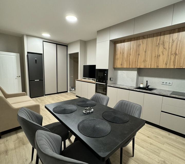 Сдаётся 2-комнатная квартира, 65 м²