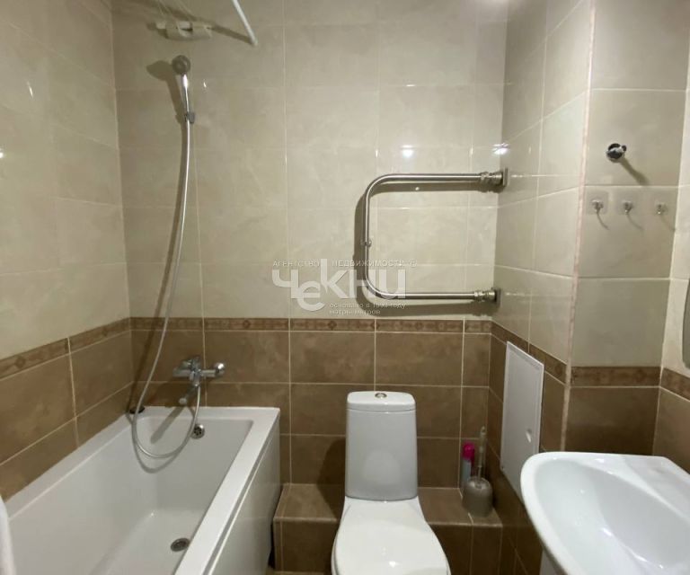 Продаётся 1-комнатная квартира, 37.8 м²