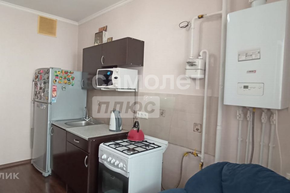Продаётся 1-комнатная квартира, 42 м²