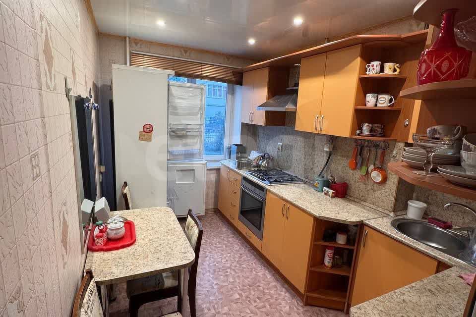 Сдаётся комната в 3-комн. квартире, 52.6 м²