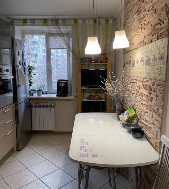 Продаётся 2-комнатная квартира, 57 м²