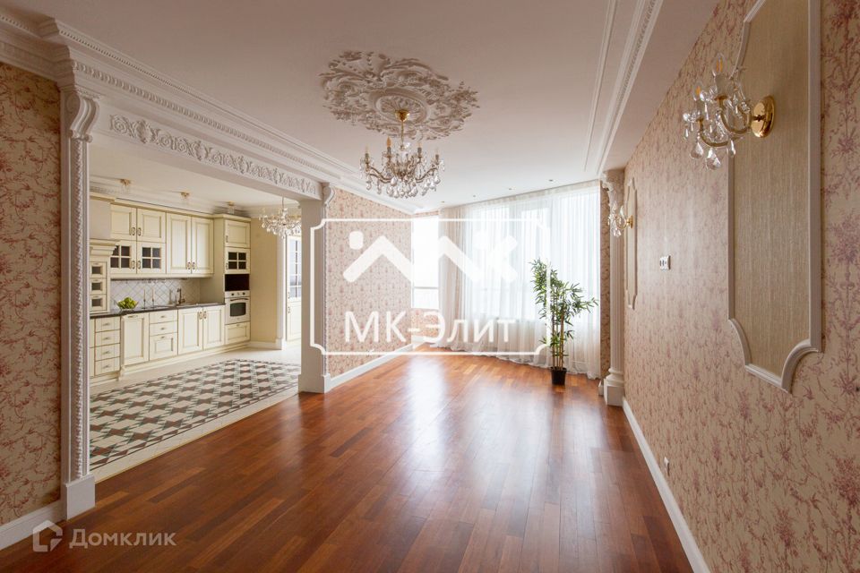 Продаётся 3-комнатная квартира, 127 м²