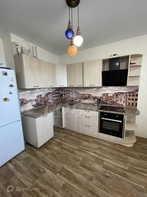 Сдаётся 2-комнатная квартира, 76 м²