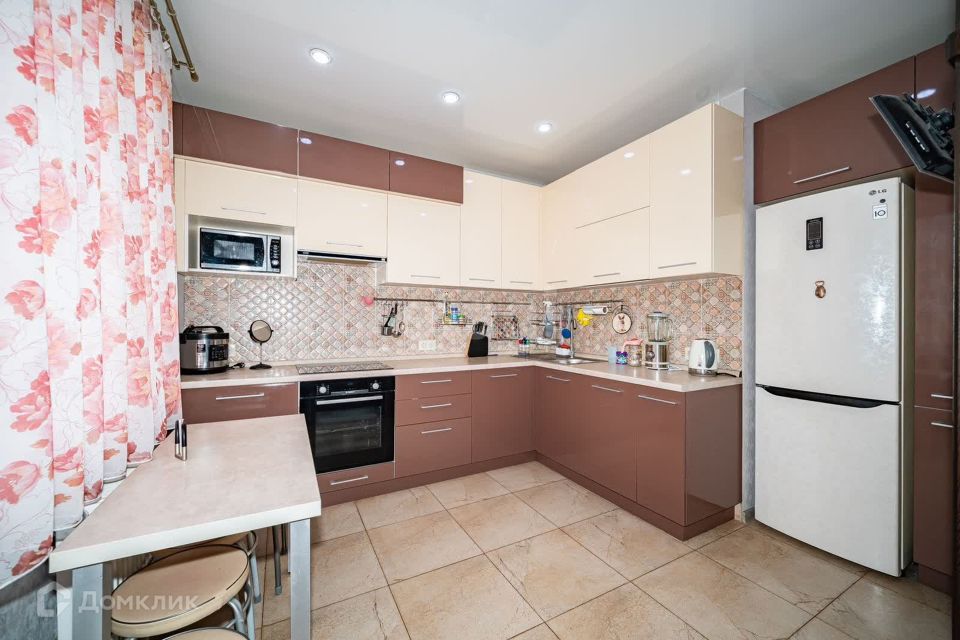 Продаётся 3-комнатная квартира, 76.4 м²