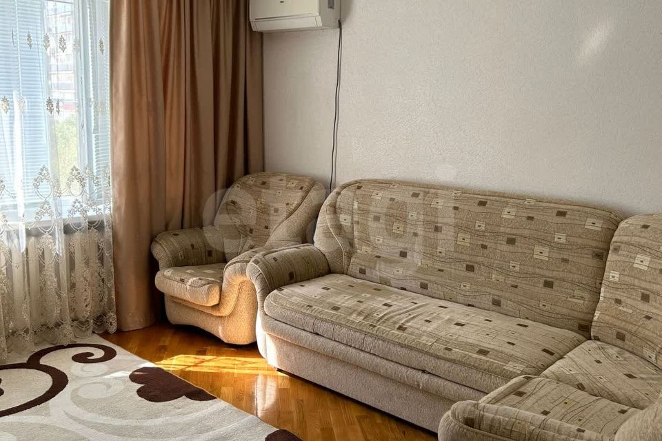 Продаётся 3-комнатная квартира, 63.5 м²