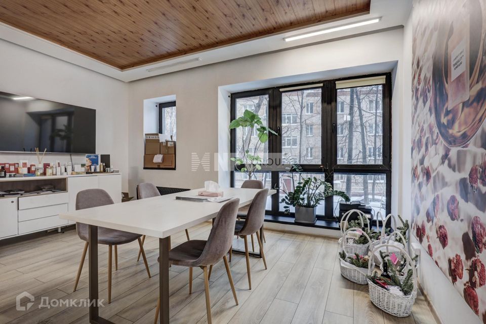 Продаётся 6-комнатная квартира, 202.8 м²