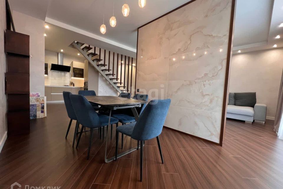 Продаётся 5-комнатная квартира, 159.9 м²