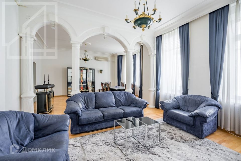 Сдаётся 4-комнатная квартира, 156 м²