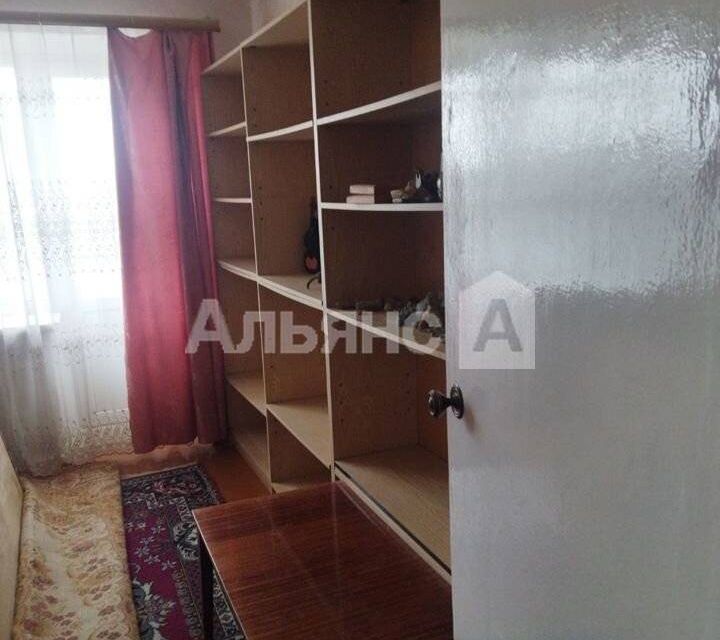 Продаётся 4-комнатная квартира, 61.1 м²