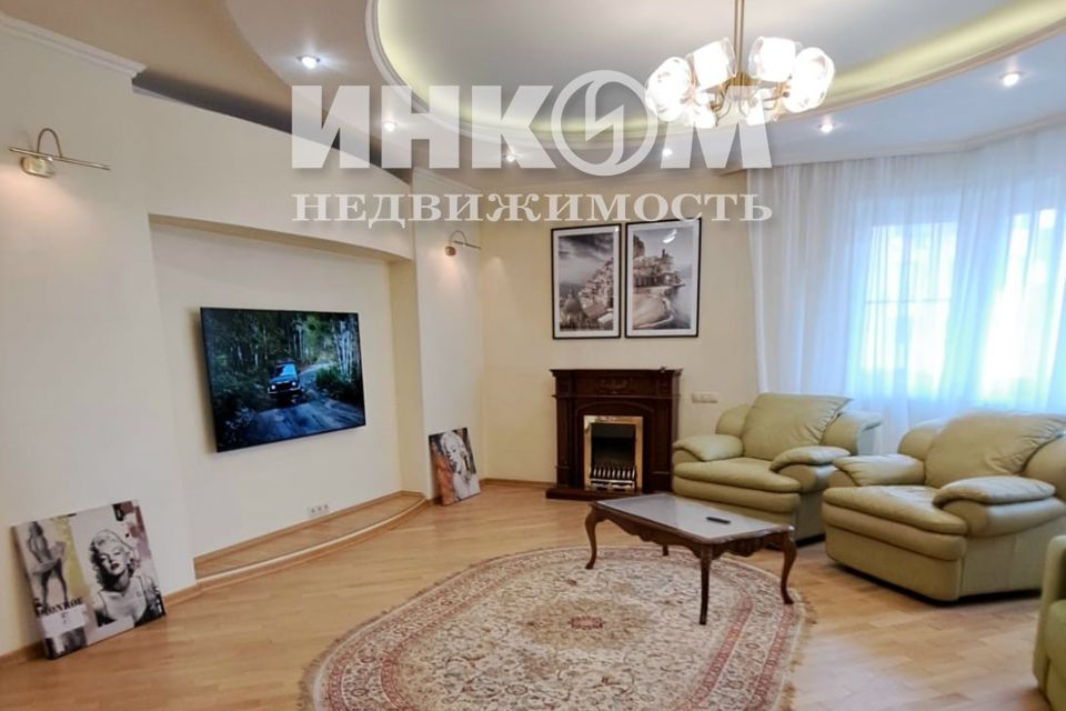 Сдаётся 2-комнатная квартира, 100 м²