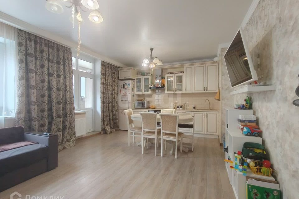 Продаётся 2-комнатная квартира, 63.6 м²