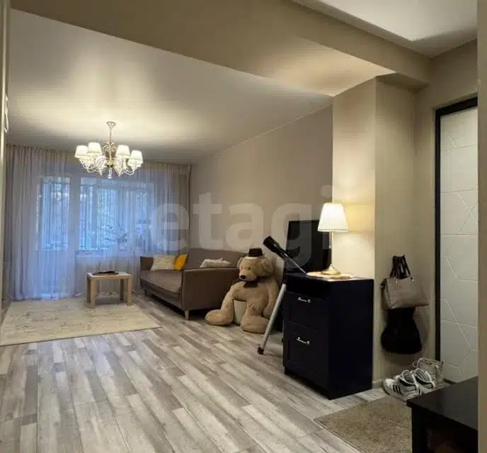 Продаётся 4-комнатная квартира, 75.7 м²