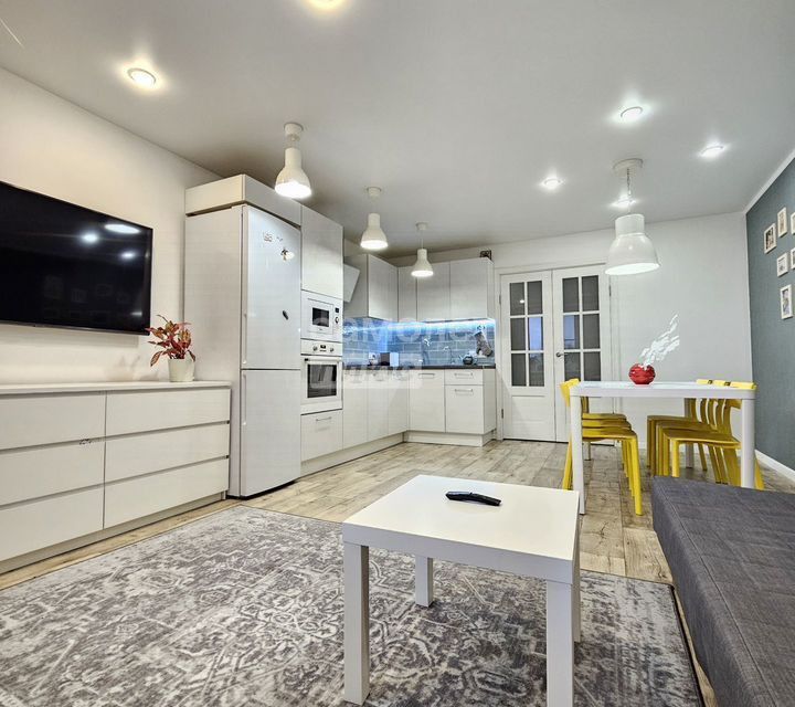 Продаётся 3-комнатная квартира, 90 м²