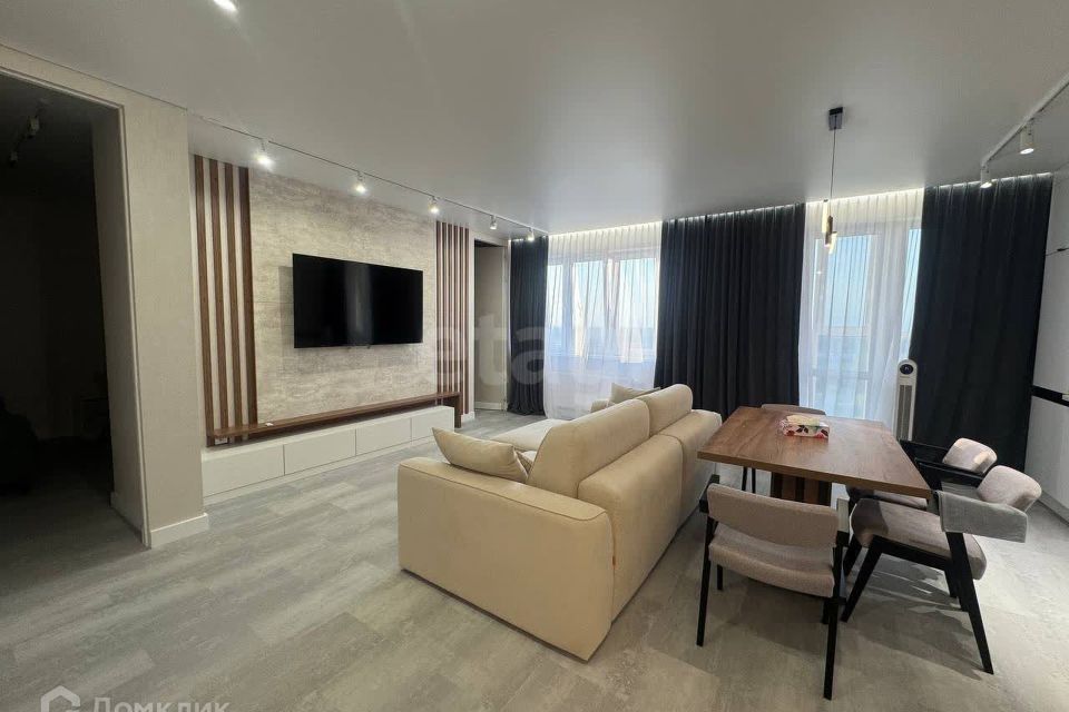 Сдаётся 2-комнатная квартира, 65 м²