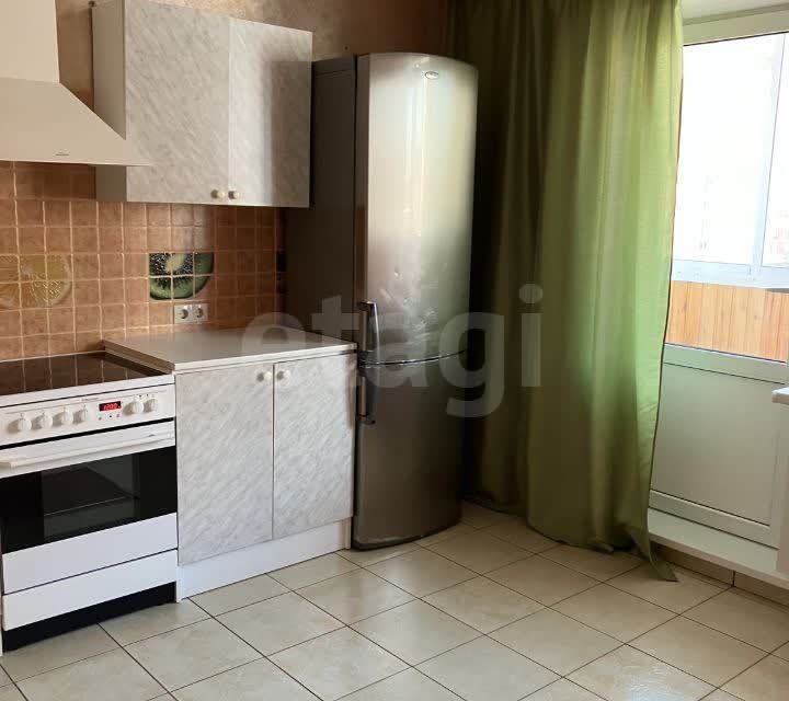 Сдаётся 2-комнатная квартира, 75 м²