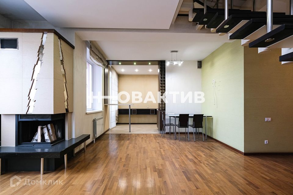 Продаётся 5-комнатная квартира, 316 м²