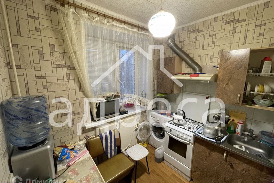 Продаётся 3-комнатная квартира, 51.8 м²
