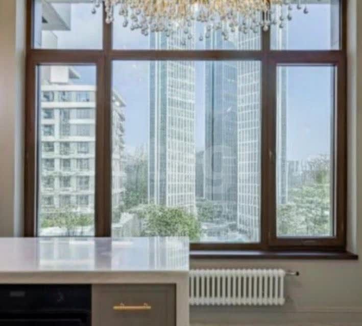 Продаётся 5-комнатная квартира, 250 м²