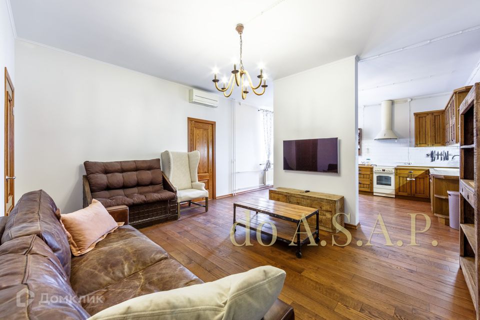 Продаётся 3-комнатная квартира, 107 м²