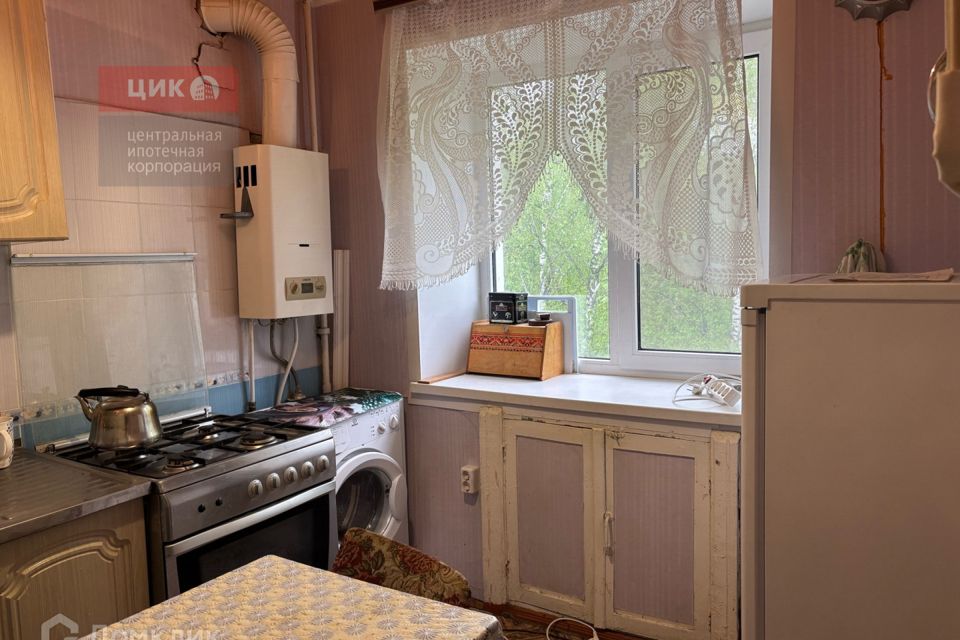 Продаётся 3-комнатная квартира, 50.4 м²