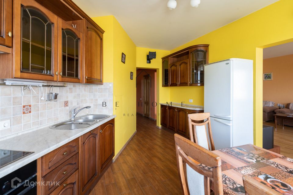 Сдаётся 4-комнатная квартира, 135 м²